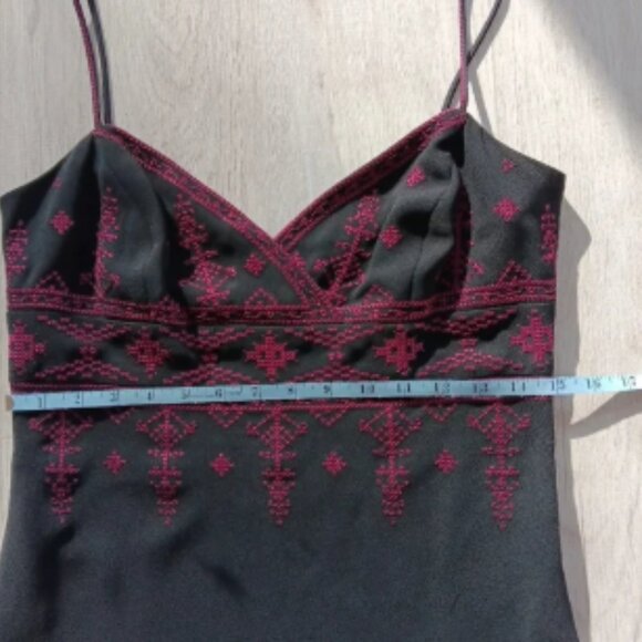 Jones New York Fit & Flare Spaghetti Strap Black Dress, Pink Embroidery, Size 6 - Picture 6 of 6